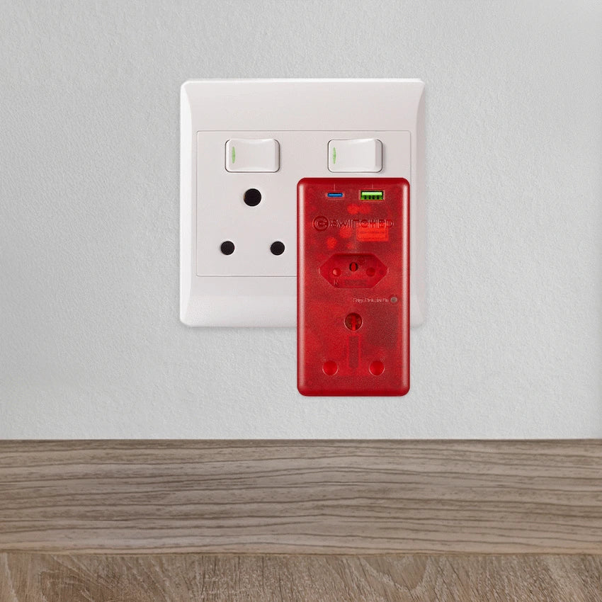 Switched High Surge Multi Adaptor with USB + Type-C PD20W