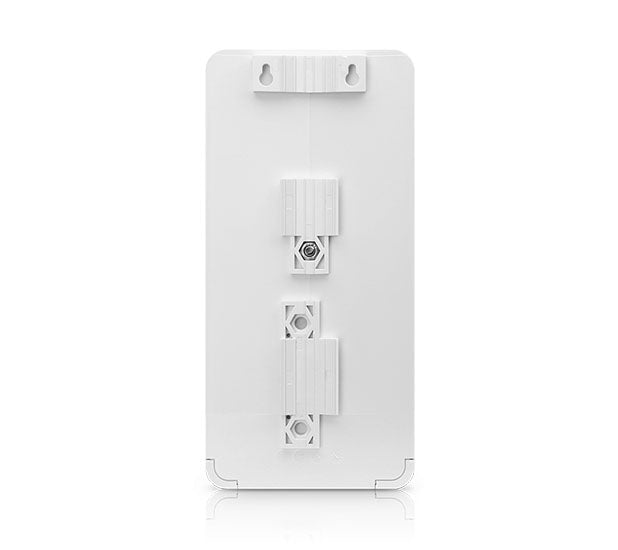 Ubiquiti NanoSwitch – Gigabit Outdoor Switch with PoE Passthrough