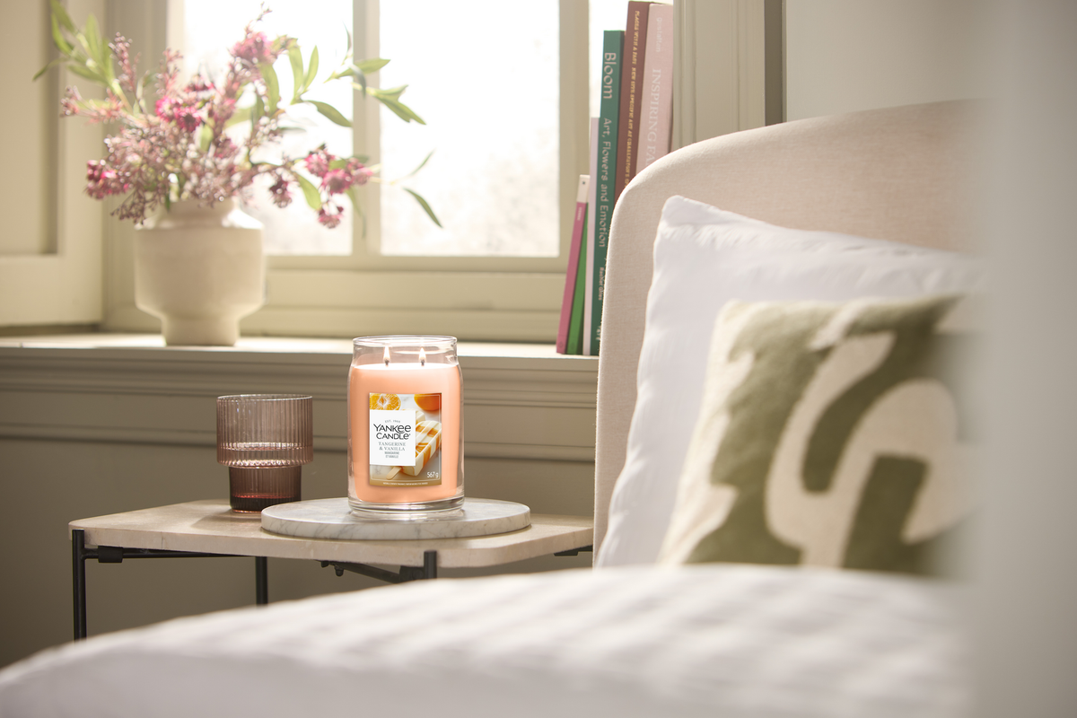 Yankee Candle Signature Small Jar Candle - Tangerine & Vanilla