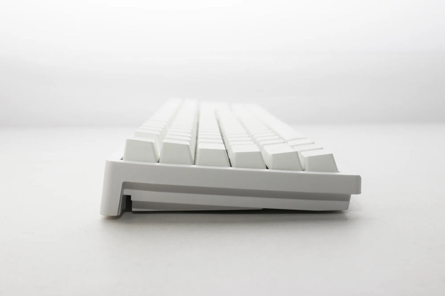Ducky Keyboard Zero 6108 100% Mechanical Wireless Keyboard; RGB; USB 2.0 / 2.4GHz / BT - White - Cherry MX2A Brown switches.