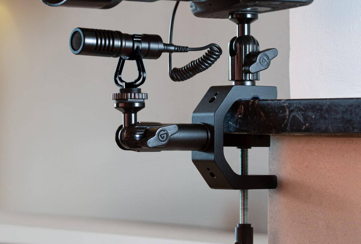 Elgato Heavy Clamp - Heavy-duty G-Clamp; Ball head and four ¼-inch threads; Rubber pad with tube groove.