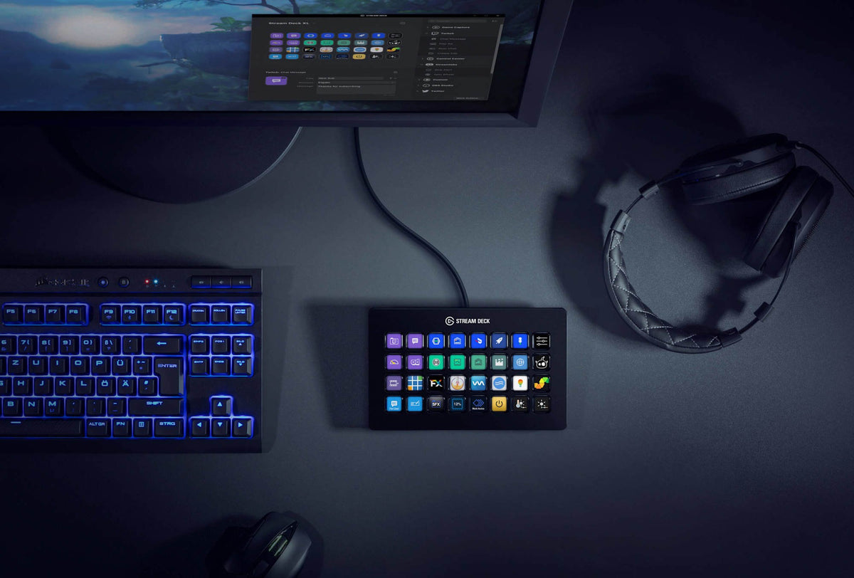 Elgato Stream Deck XL - Live Content Creation Controller with 32 customizable LCD keys; adjustable stand; 10GAT9901