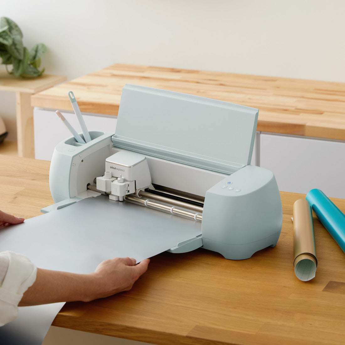 2008659 - Cricut Smart Vinyl Permanent 33x366Cm 1 Sheet (Matt Silver)