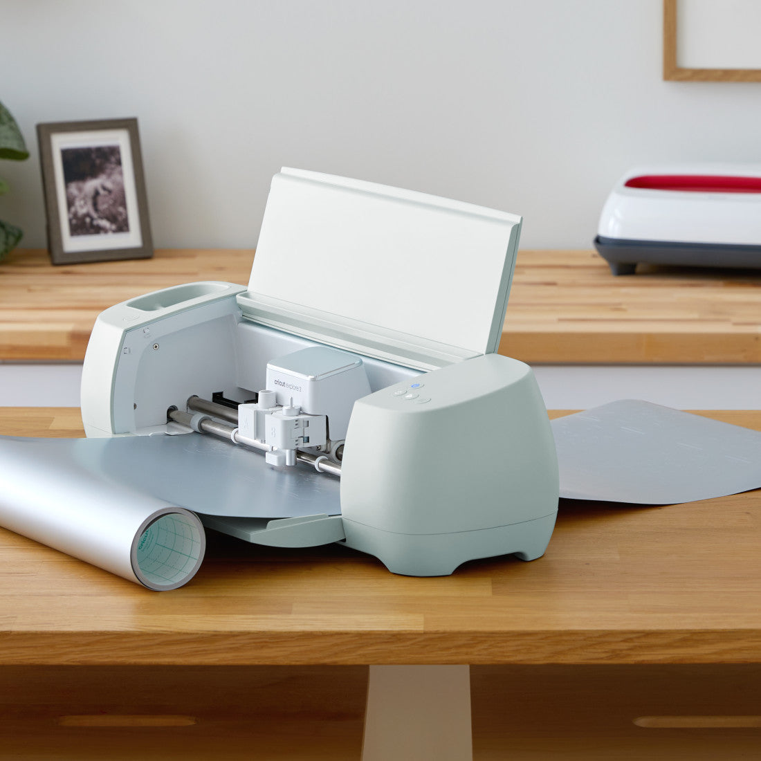2008659 - Cricut Smart Vinyl Permanent 33x366Cm 1 Sheet (Matt Silver)