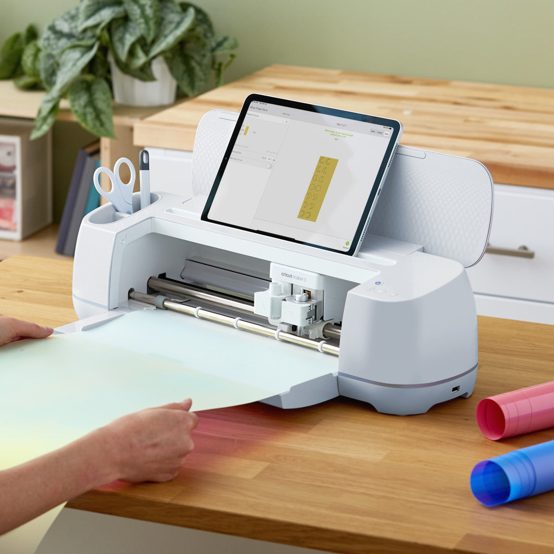 2008681 - Cricut Smart Iron-on 33x273cm 1 sheet (Holographic Transblue)