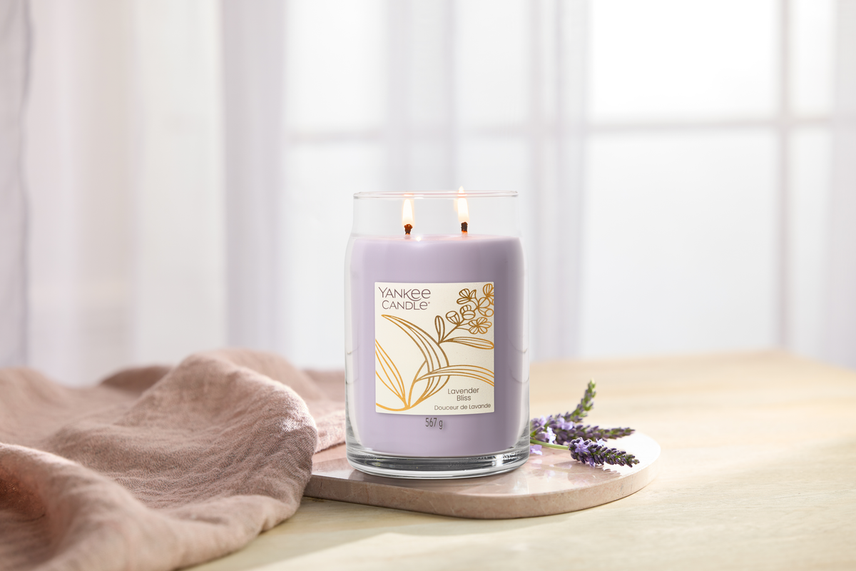 Yankee Candle Signature Large Jar Candle - Lavender Bliss