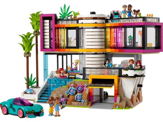 LEGO Andrea's Modern Mansion — Set 42639