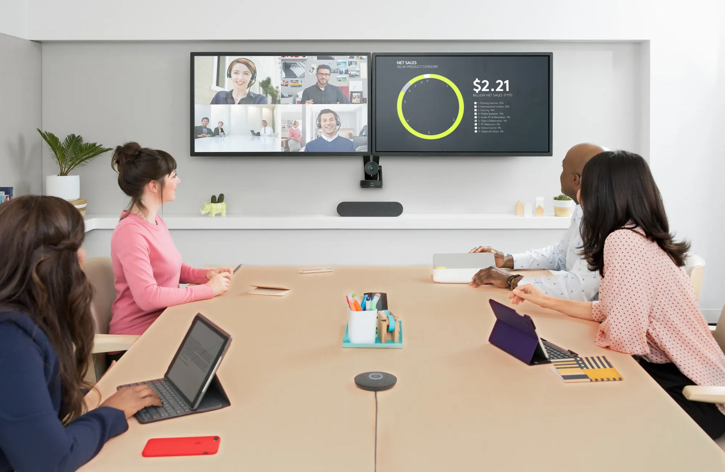 Logitech Rally Premier Modular Video Conferencing System for Large and Extra Large Rooms, incl. Rally Cam, 1x Speaker, 1x Mic Pod, Rally Display Hub, Rally Table Hub - Black