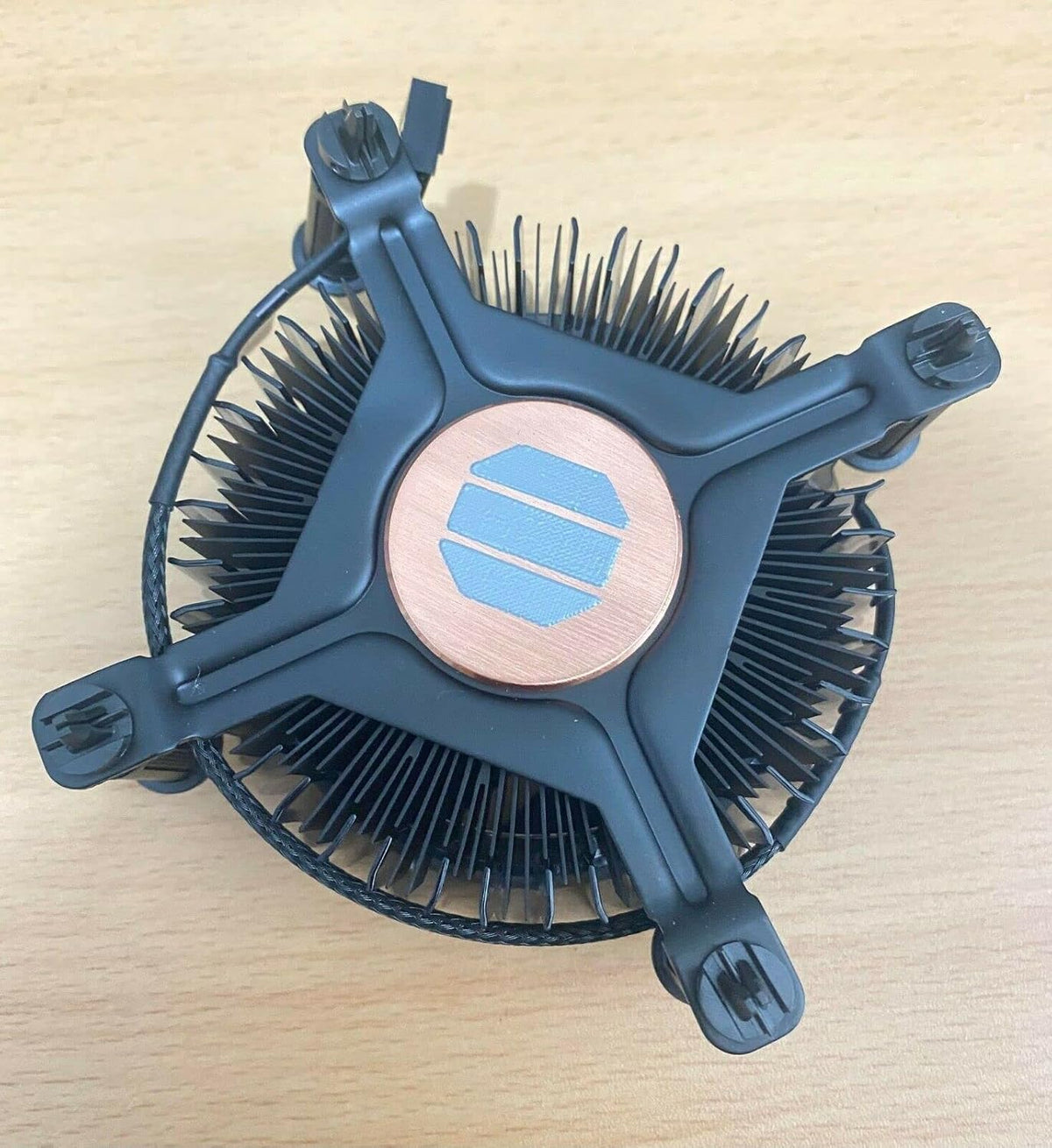 Intel® Laminar RM1 Cooler LGA1700 i7/i5/i3 processors (65w).