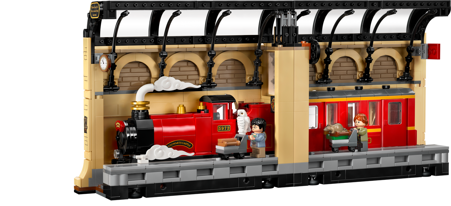 LEGO Book Nook: Hogwarts™ Express — Set 76450
