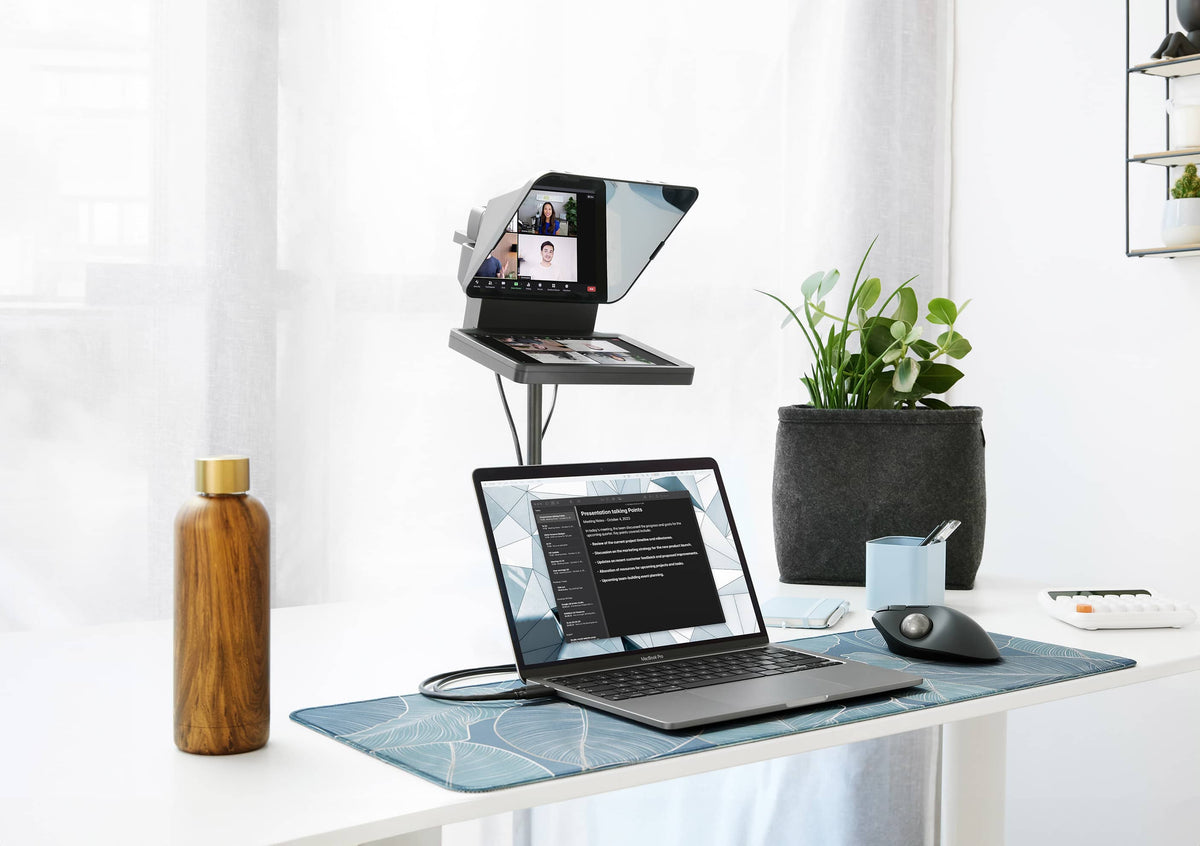 Elgato Multi Mount - Extendable up to 125cm; 3-section steel monopod; Center ball head; Padded desk clamp; Rubber twist locks.