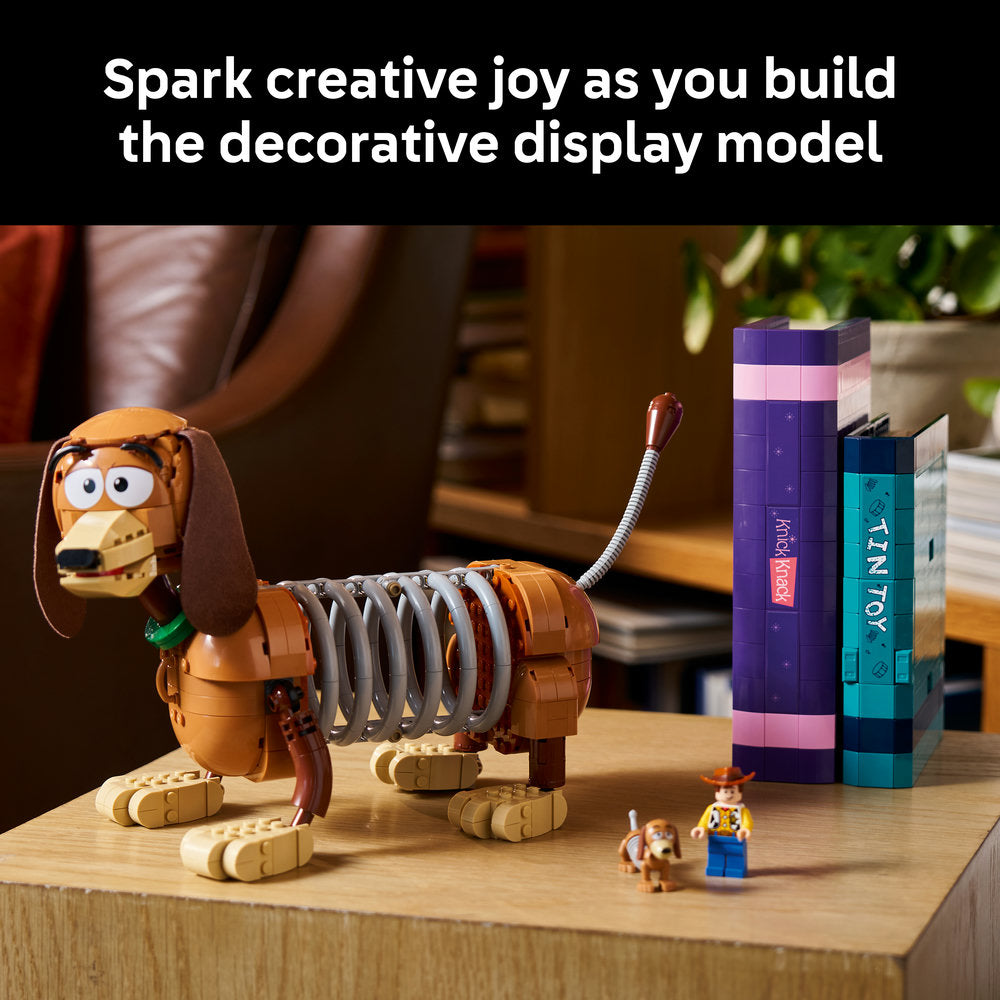 LEGO® ǀ Disney and Pixar Toy Story Slinky Dog Bookends 43301