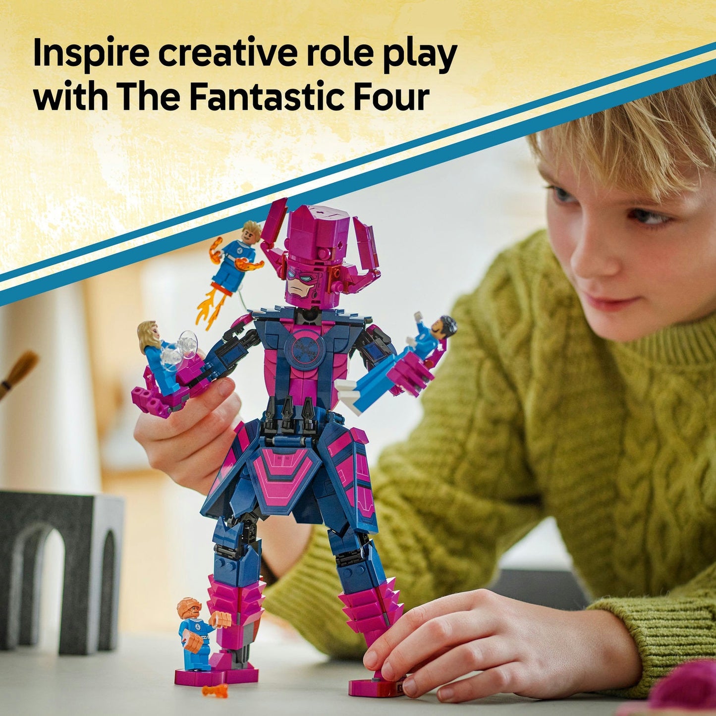 LEGO® ǀ Marvel Fantastic Four vs. Galactus Construction Figure 76316
