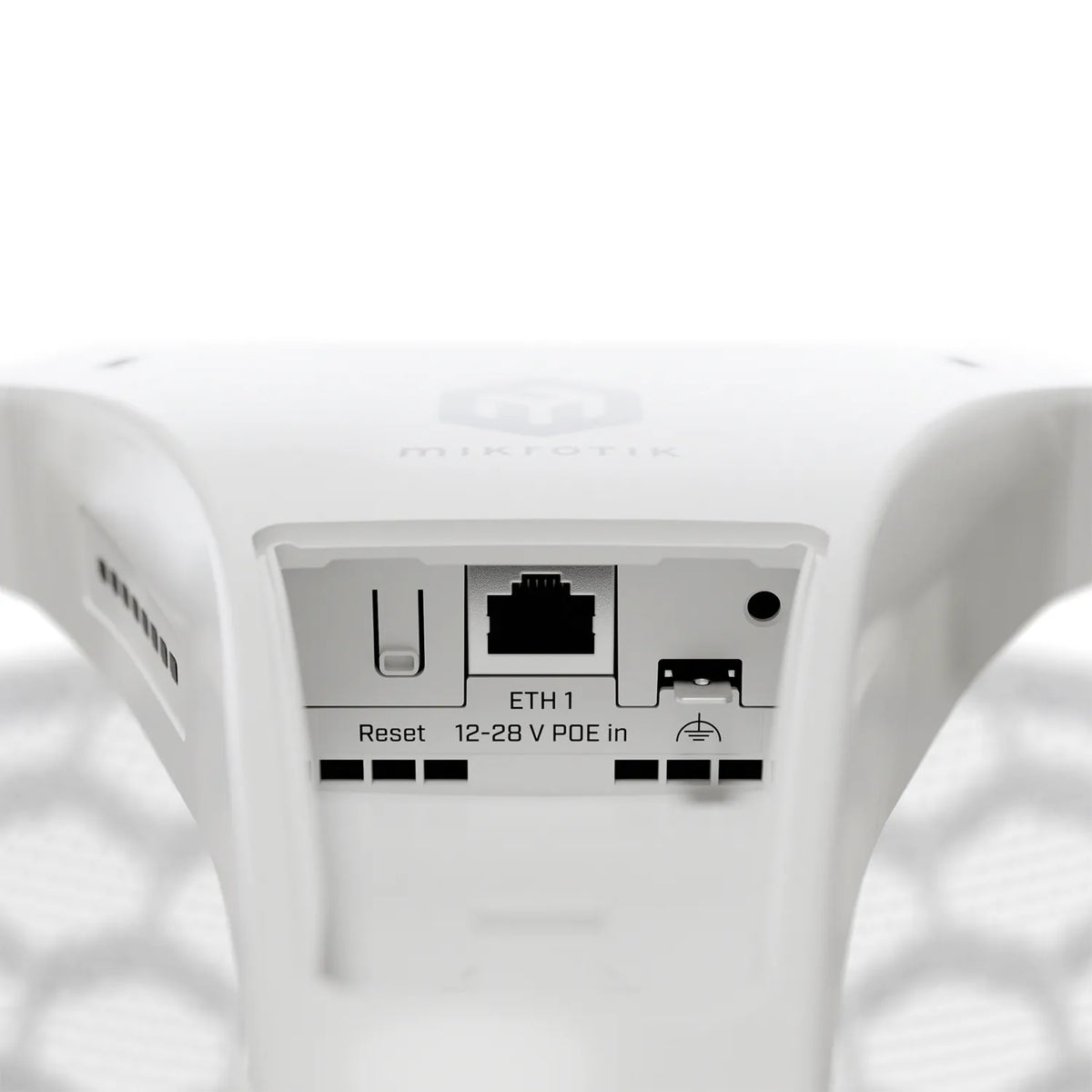 MikroTik LHG 5 ax XL – 1200Mbps Wi-Fi 6 27dBi High-Gain CPE