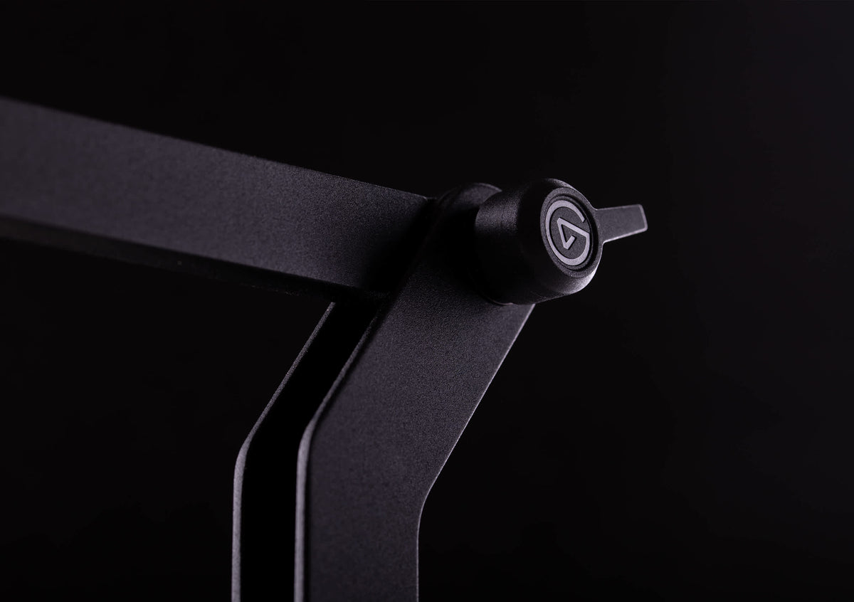 Elgato Wave Desk Stand - 1kg Load; 216mm horizontal reach; 411mm vertical reach; 275° arm rotation; 360° head rotation.