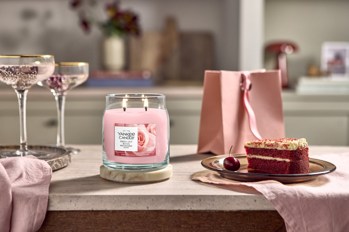 Yankee Candle Signature Small Jar Candle - Fresh Cut Roses