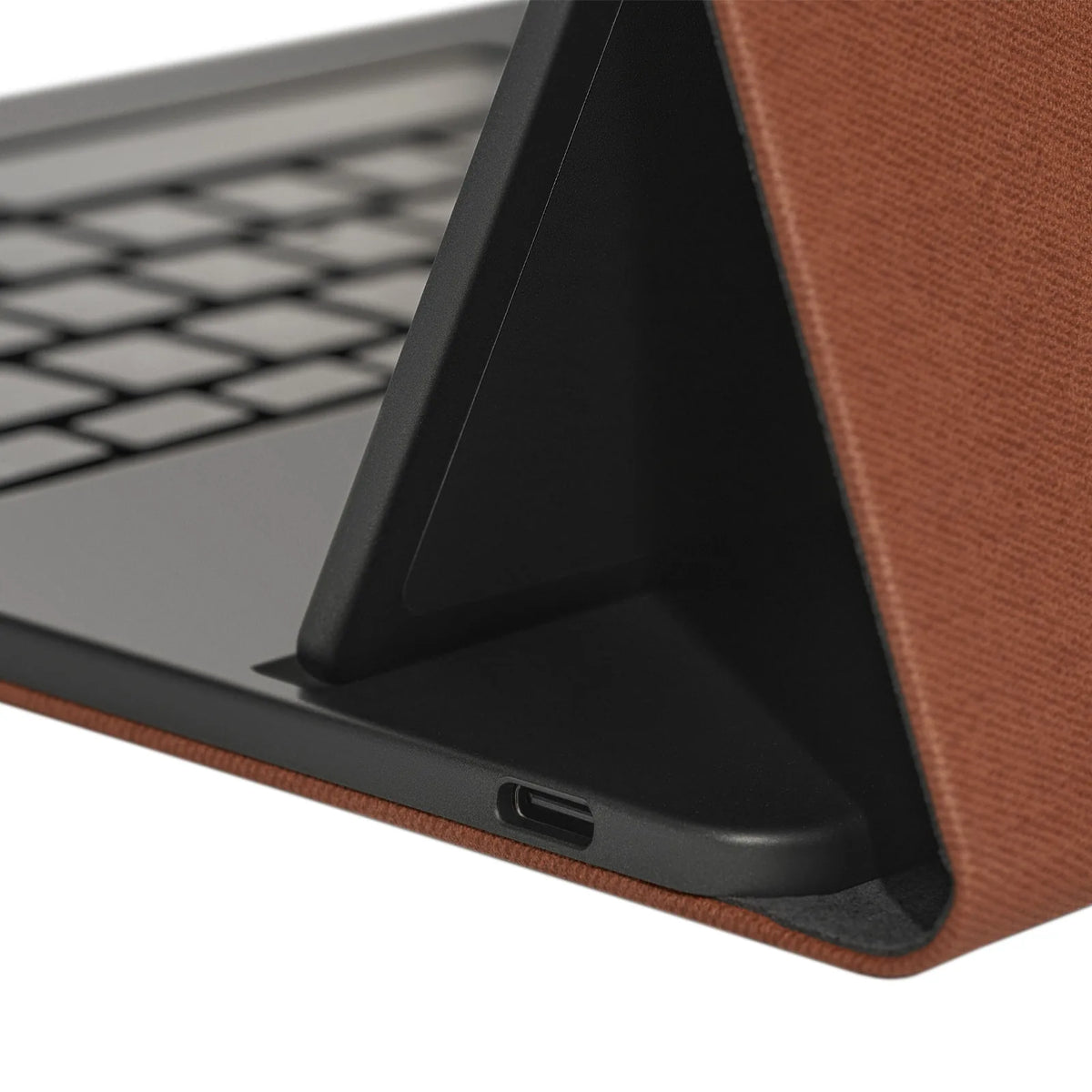 Boox Note Air 6C Keyboard close-up of the keys, kickstand and USB-C cut-out