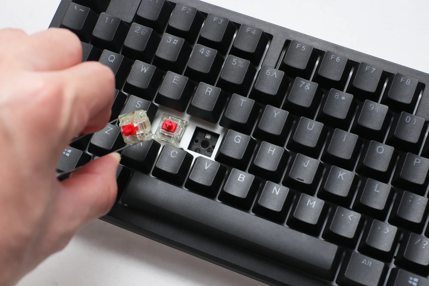 Ducky Keyboard Zero 6108 100% Mechanical Wireless Keyboard; RGB; USB 2.0 / 2.4GHz / BT - Cherry MX2A Blue switches.