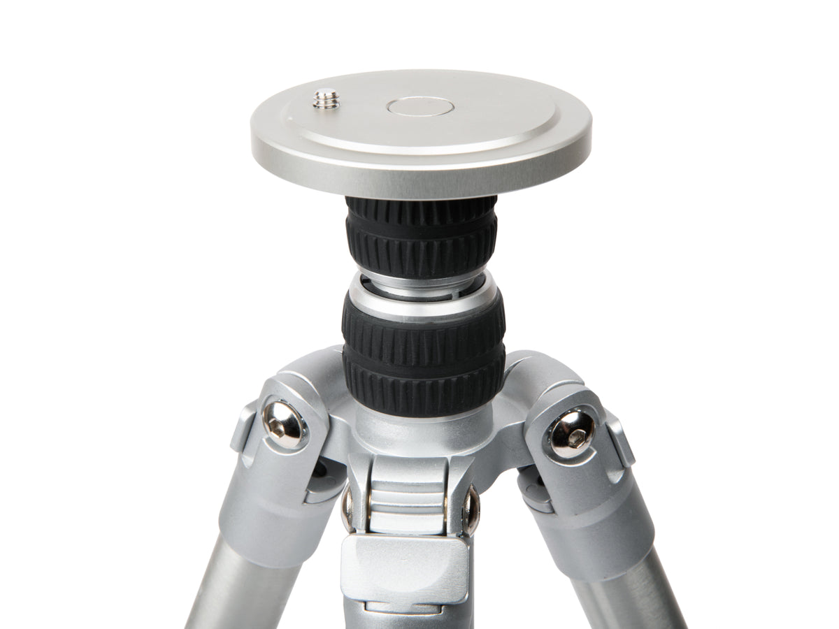 Meeting Owl Tripod Stand — close-up of the tripod head and mounting plate